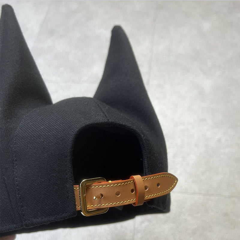 Pointed Ears Cap in black wool