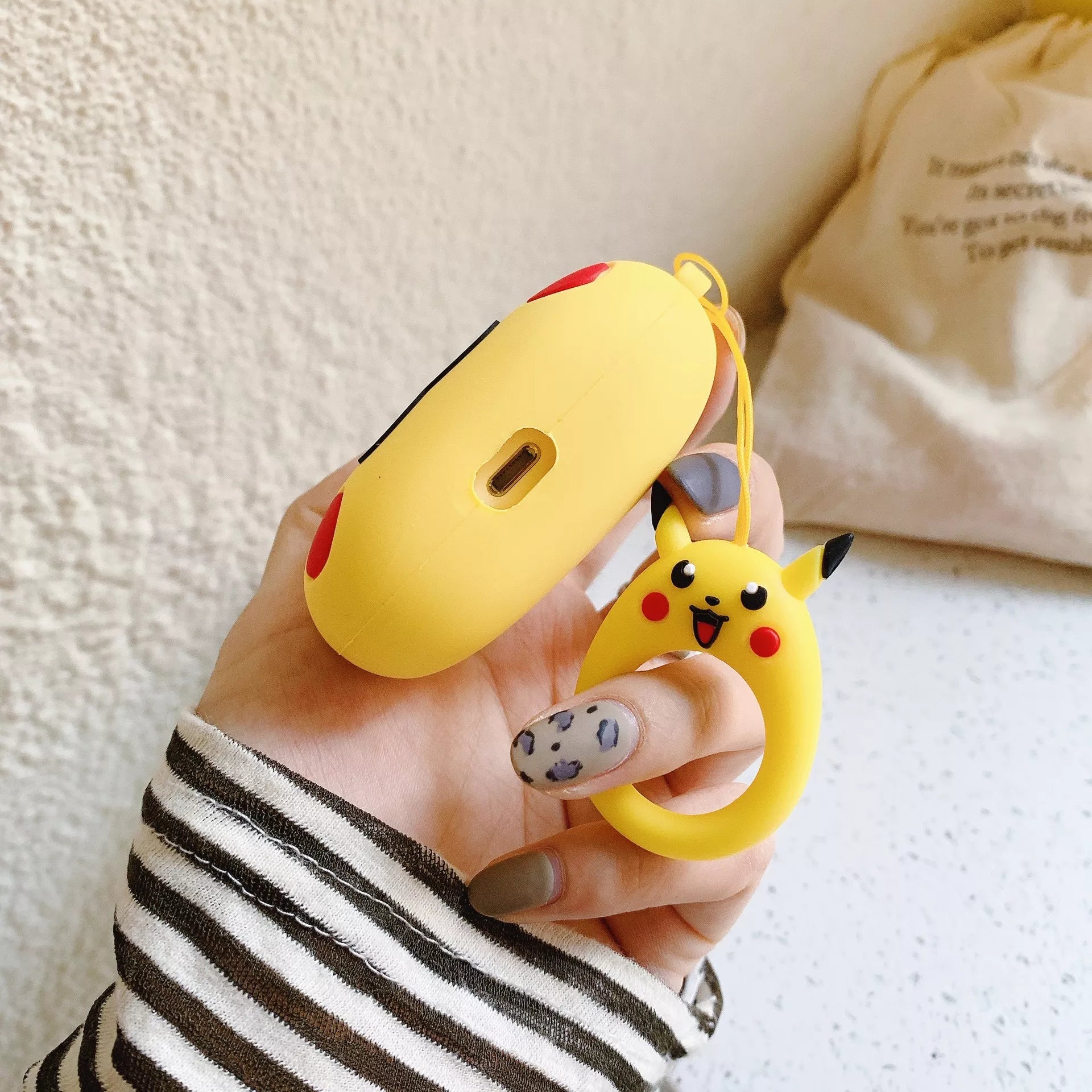 [1 Case=Free Earphone] Pikachu Head Airpods Pro Case